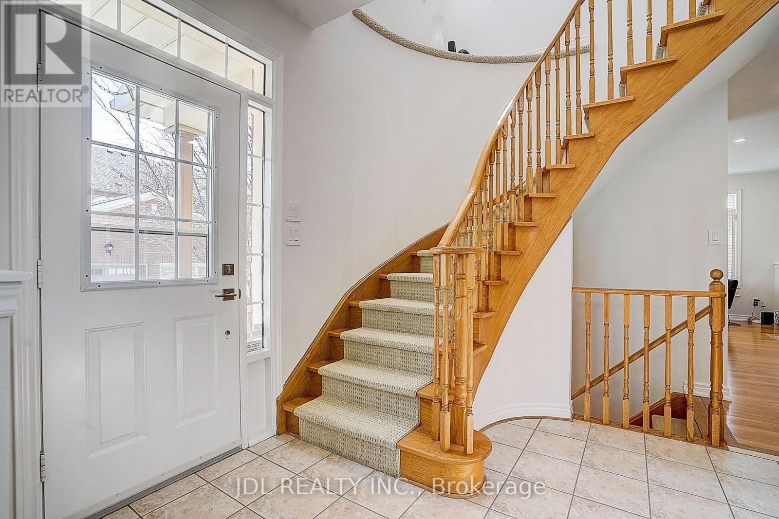 2 Catalina Crescent, Richmond Hill, Ontario  L4S 2G2 - Photo 7 - N13034662