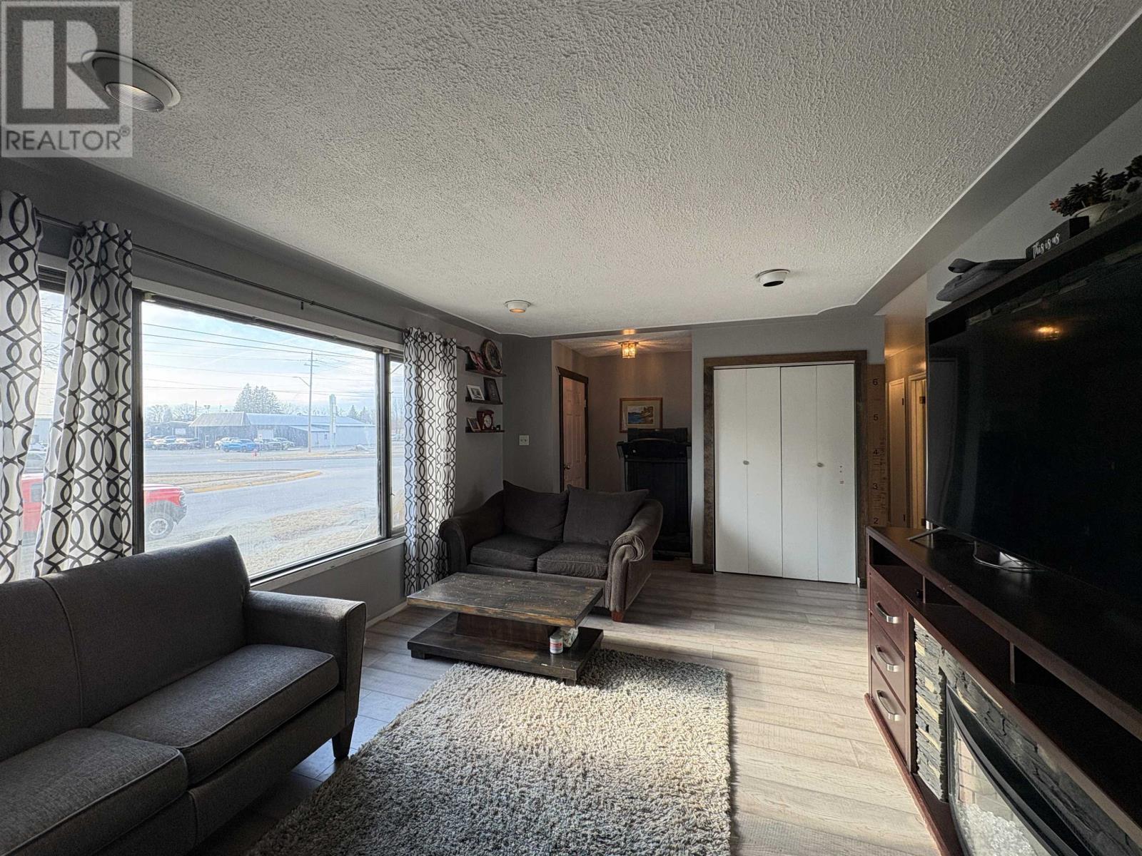 566 Elm Ave, Fort Frances, Ontario  P9A 3J4 - Photo 4 - TB2600772