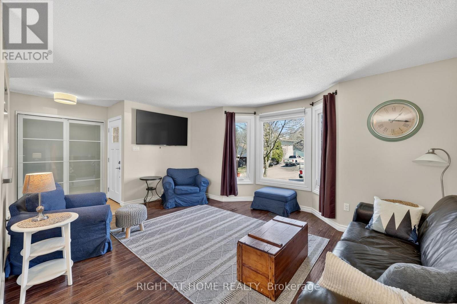 12 Elizabeth Street, Barrie, Ontario  L4N 6L8 - Photo 11 - S13034566