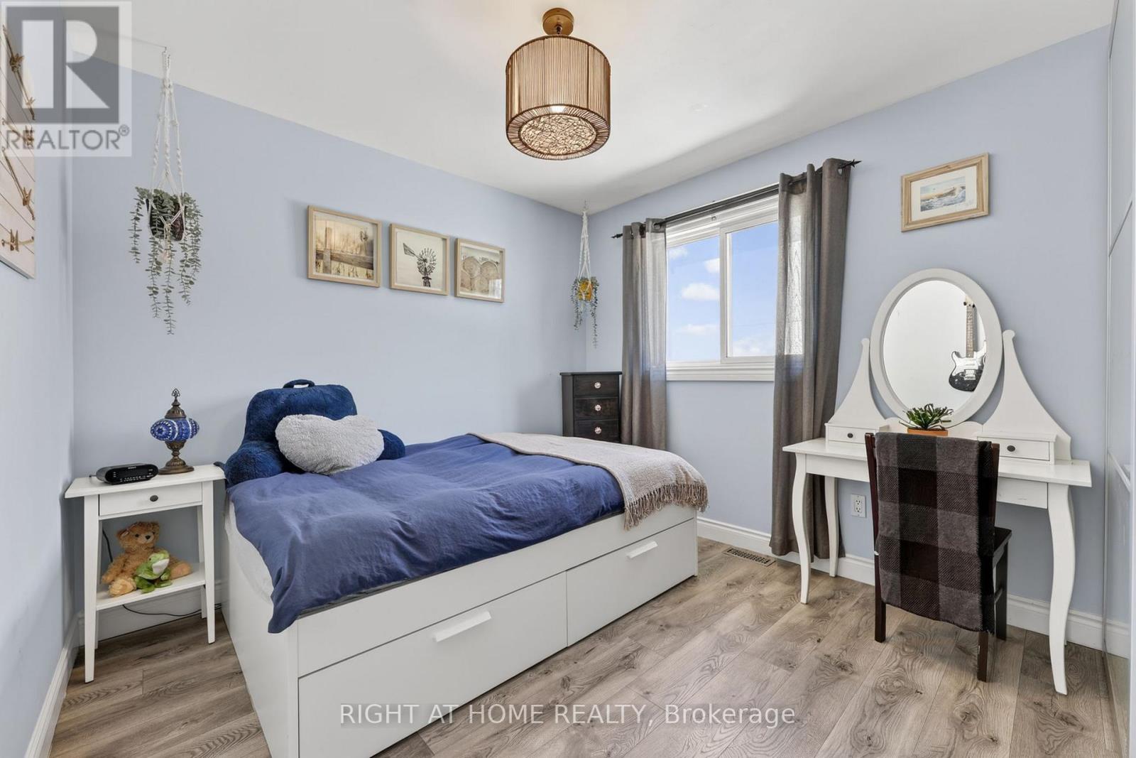 12 Elizabeth Street, Barrie, Ontario  L4N 6L8 - Photo 15 - S13034566