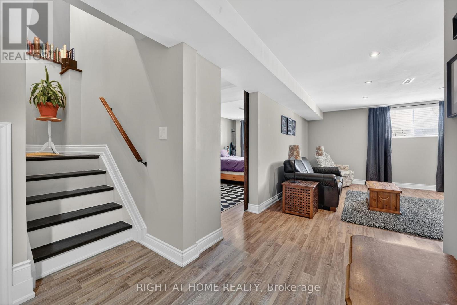 12 Elizabeth Street, Barrie, Ontario  L4N 6L8 - Photo 25 - S13034566