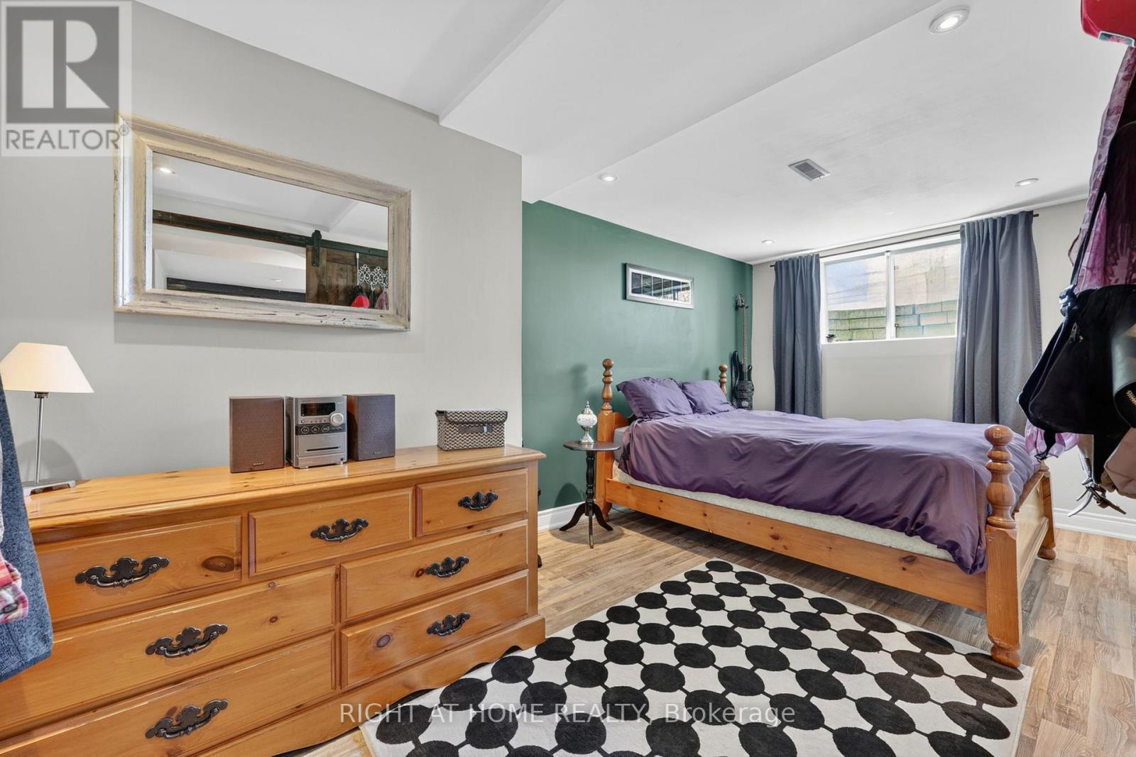 12 Elizabeth Street, Barrie, Ontario  L4N 6L8 - Photo 28 - S13034566