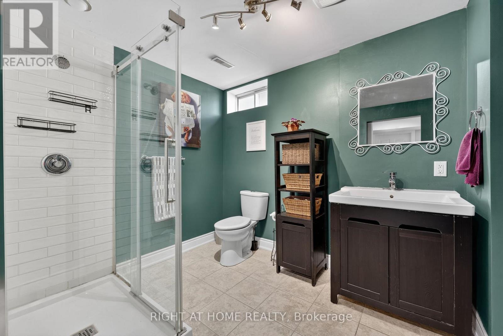 12 Elizabeth Street, Barrie, Ontario  L4N 6L8 - Photo 31 - S13034566