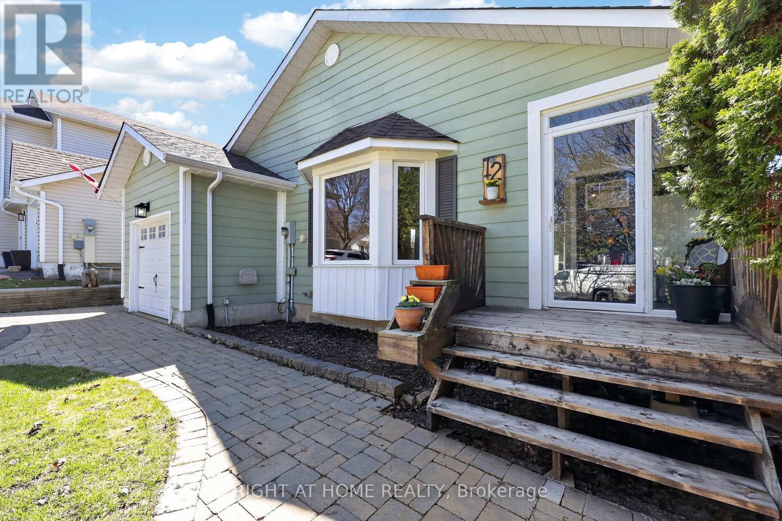 12 Elizabeth Street, Barrie, Ontario  L4N 6L8 - Photo 32 - S13034566