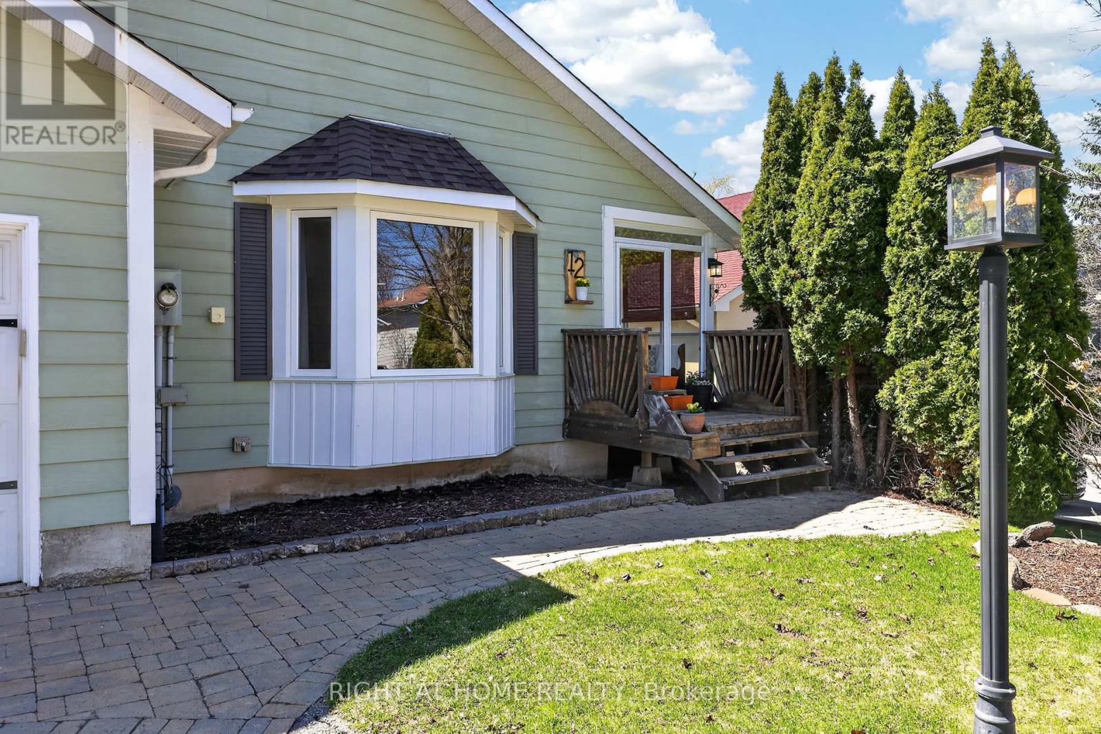12 Elizabeth Street, Barrie, Ontario  L4N 6L8 - Photo 33 - S13034566