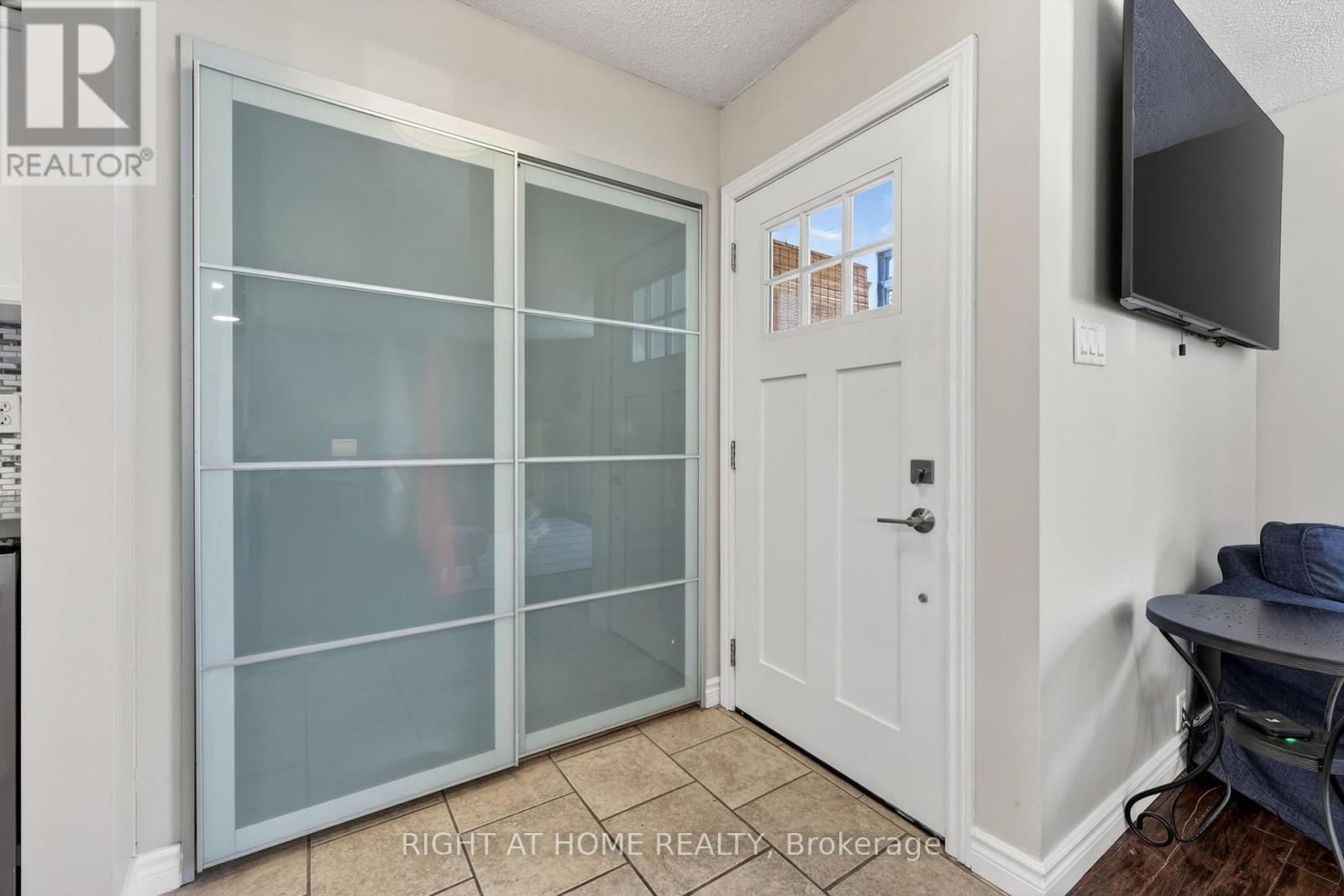 12 Elizabeth Street, Barrie, Ontario  L4N 6L8 - Photo 34 - S13034566