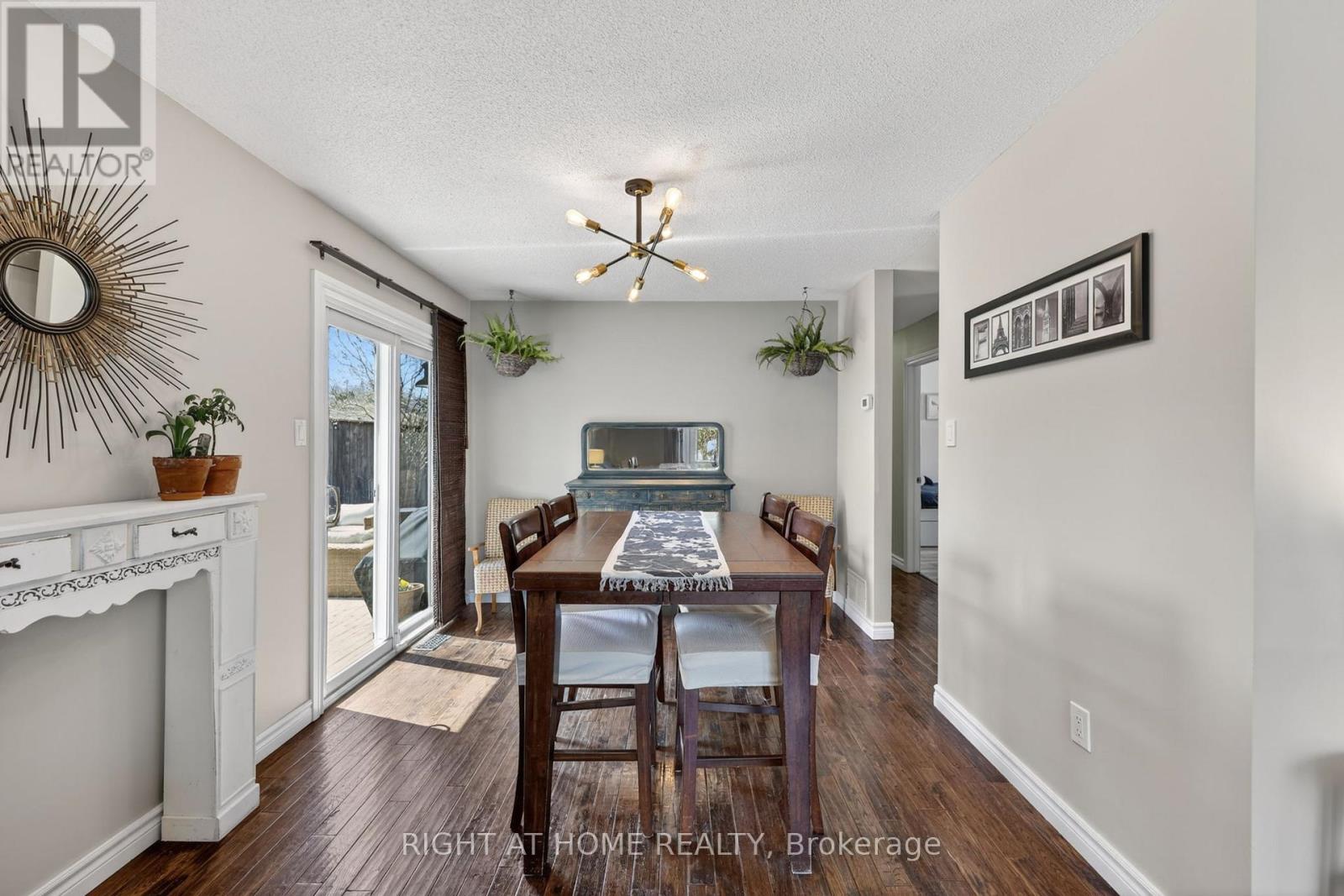 12 Elizabeth Street, Barrie, Ontario  L4N 6L8 - Photo 9 - S13034566