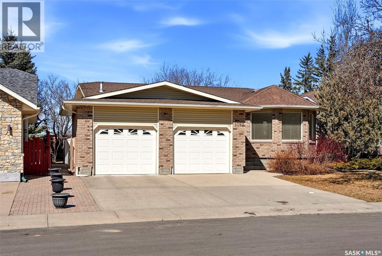 1083 Wascana Highlands, Regina, Saskatchewan  S4V 2K2 - Photo 2 - SK033647