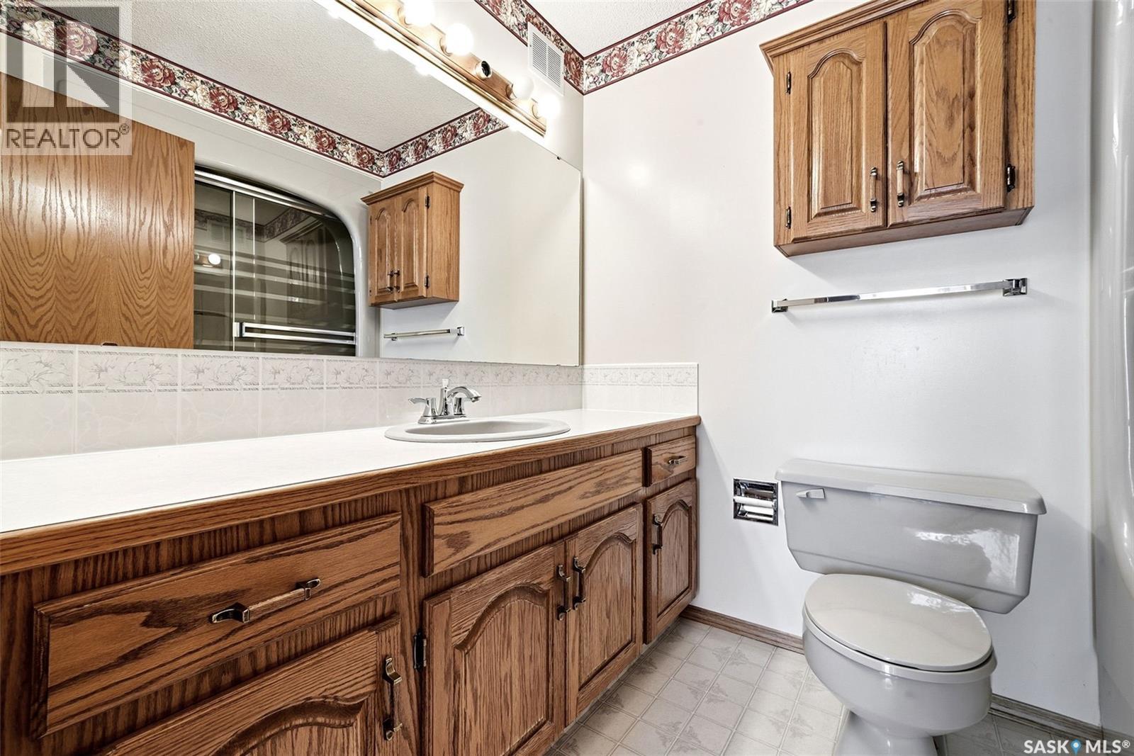 1083 Wascana Highlands, Regina, Saskatchewan  S4V 2K2 - Photo 21 - SK033647