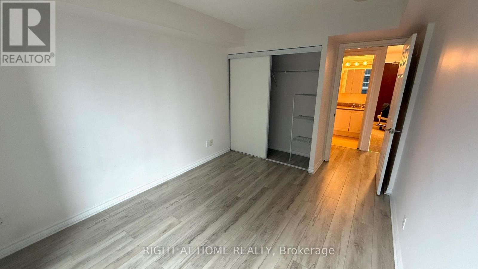 704 - 5 Michael Power Place, Toronto, Ontario  M9A 0A3 - Photo 20 - W13022868