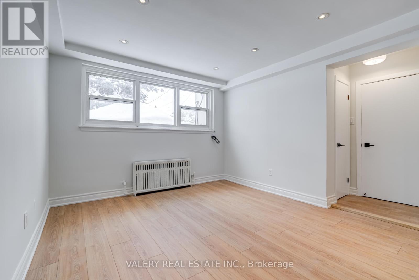Basement - 32 Little Boulevard, Toronto, Ontario  M6E 4N2 - Photo 6 - W12801100