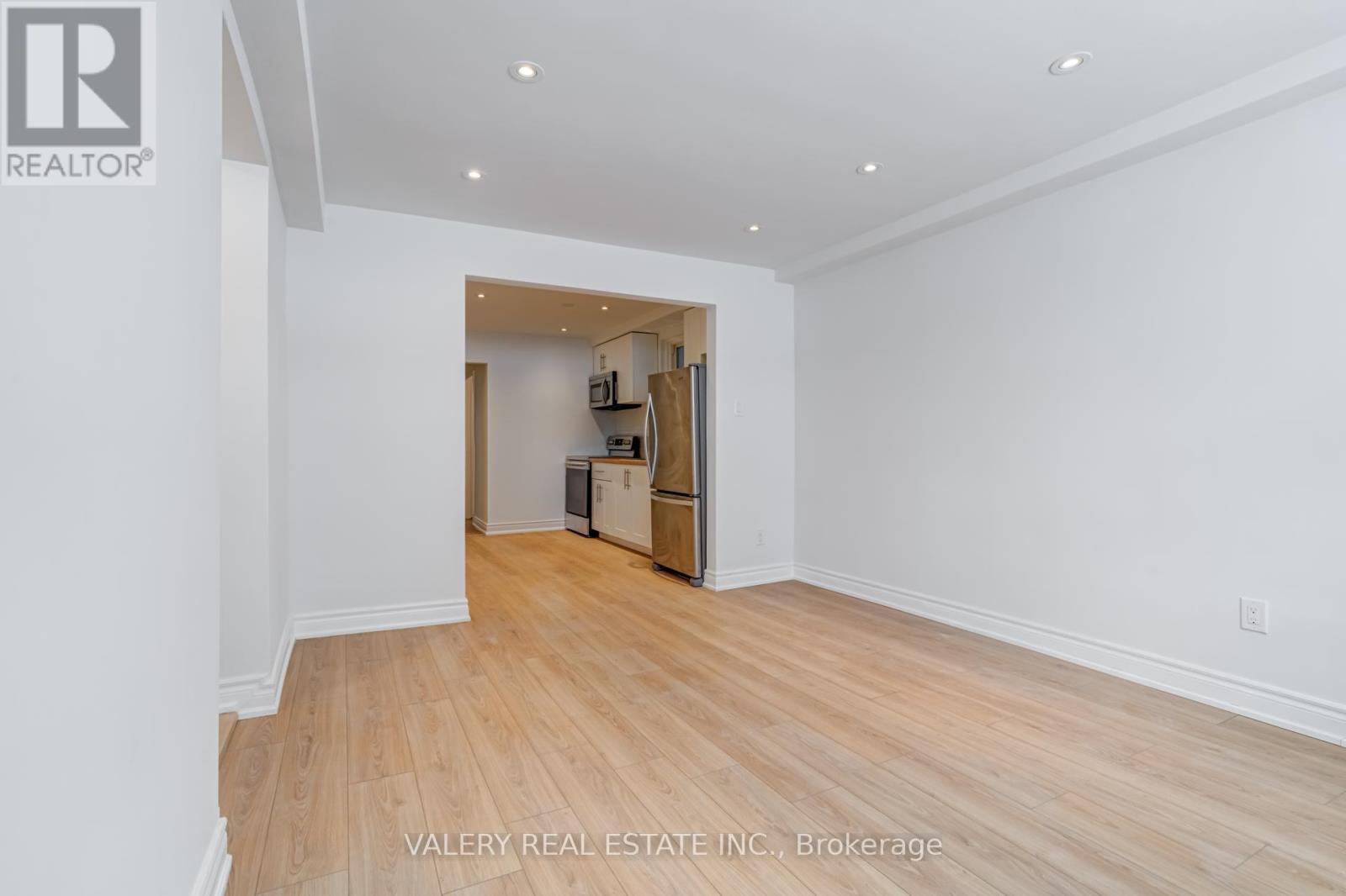 Basement - 32 Little Boulevard, Toronto, Ontario  M6E 4N2 - Photo 9 - W12801100