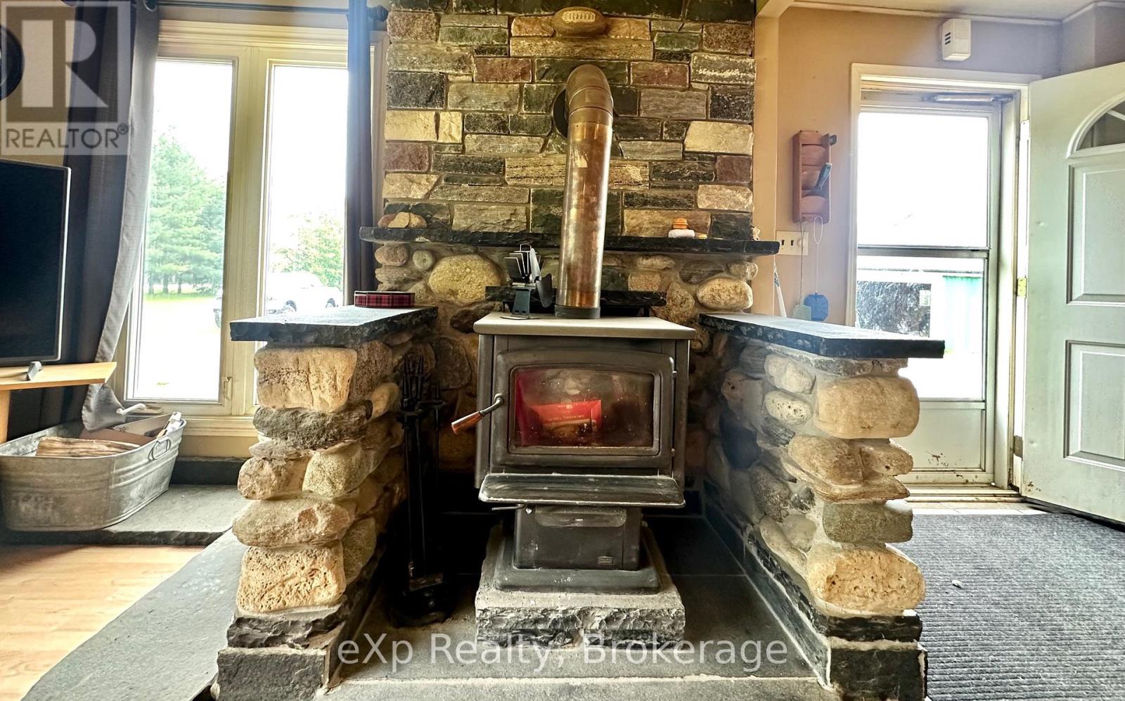 174364 Mulock Road, West Grey, Ontario  N0G 1S0 - Photo 7 - X12878312