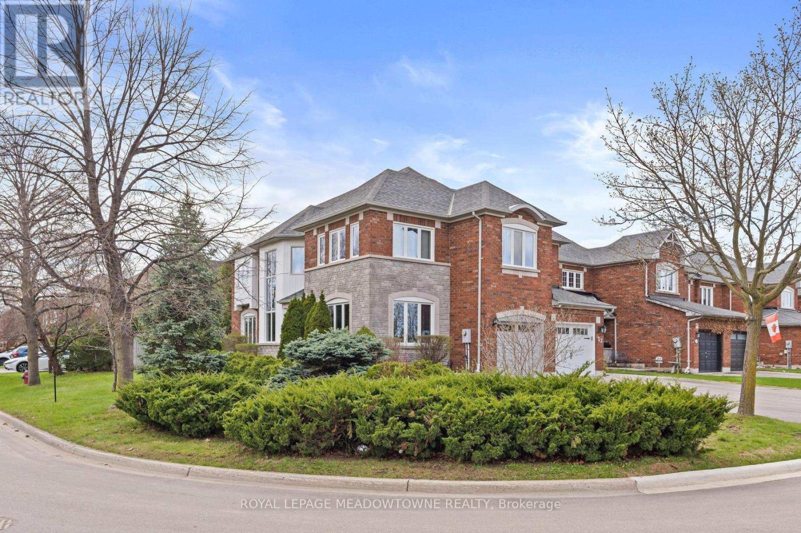 55 James Young Drive, Halton Hills, Ontario  L7G 5S5 - Photo 4 - W13034248