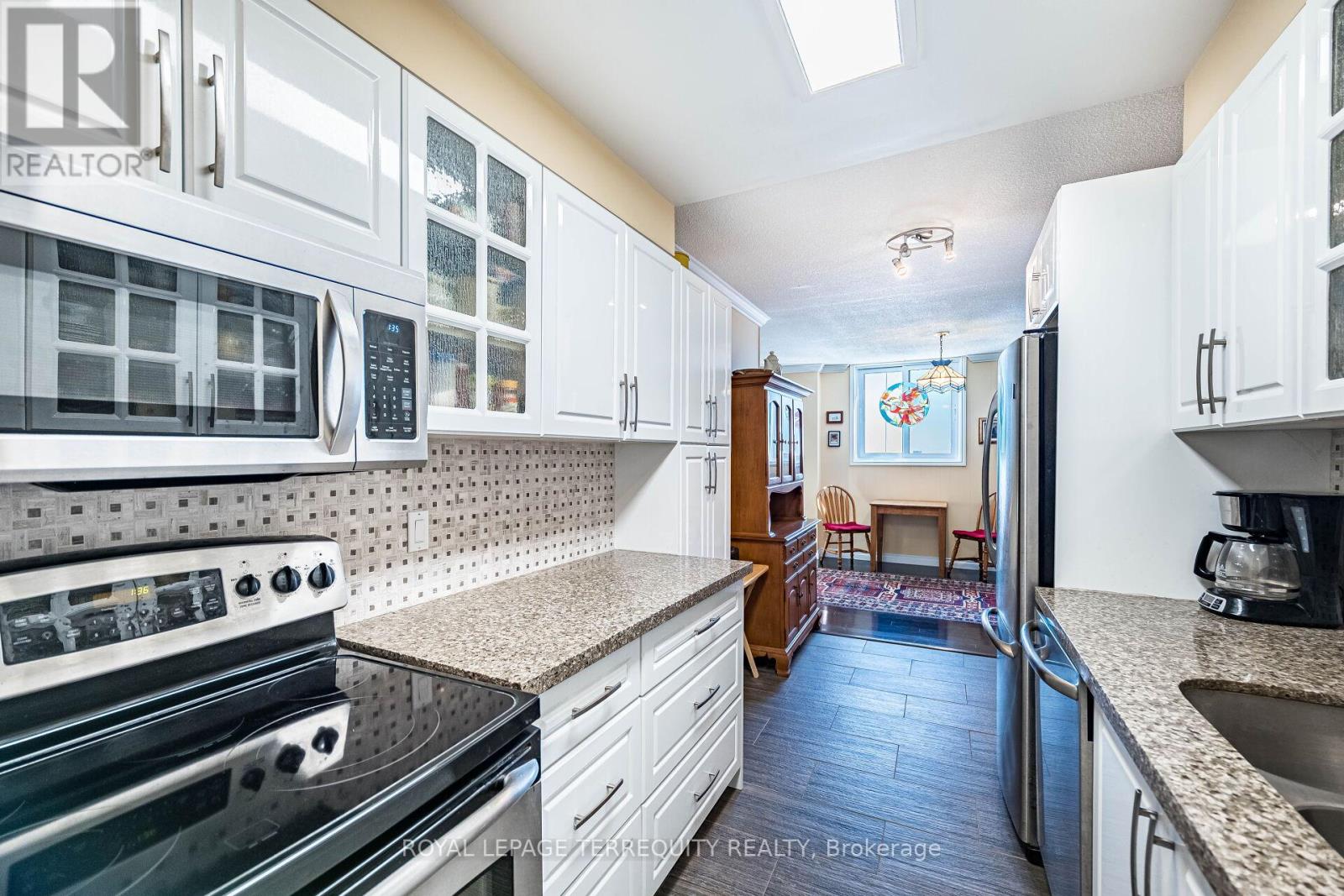 1907 - 812 Burnhamthorpe Road, Toronto, Ontario  M9C 4W1 - Photo 13 - W13034284