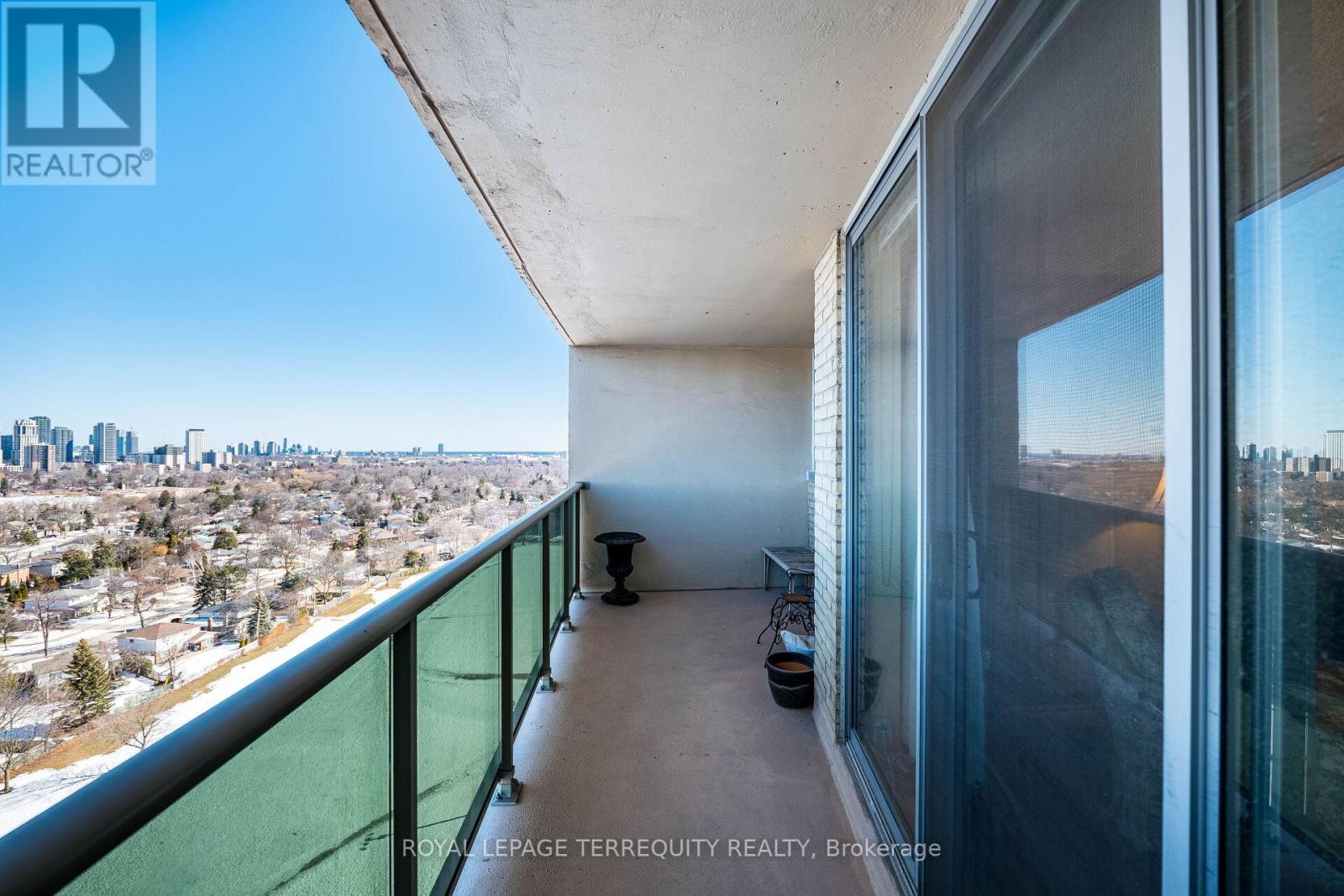 1907 - 812 Burnhamthorpe Road, Toronto, Ontario  M9C 4W1 - Photo 23 - W13034284