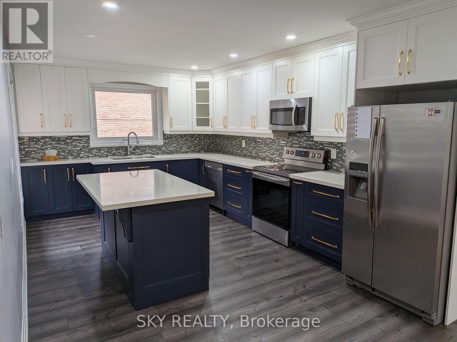 Upper - 3 Panorama Crescent, Brampton, Ontario  L6S 3T7 - Photo 4 - W13034320