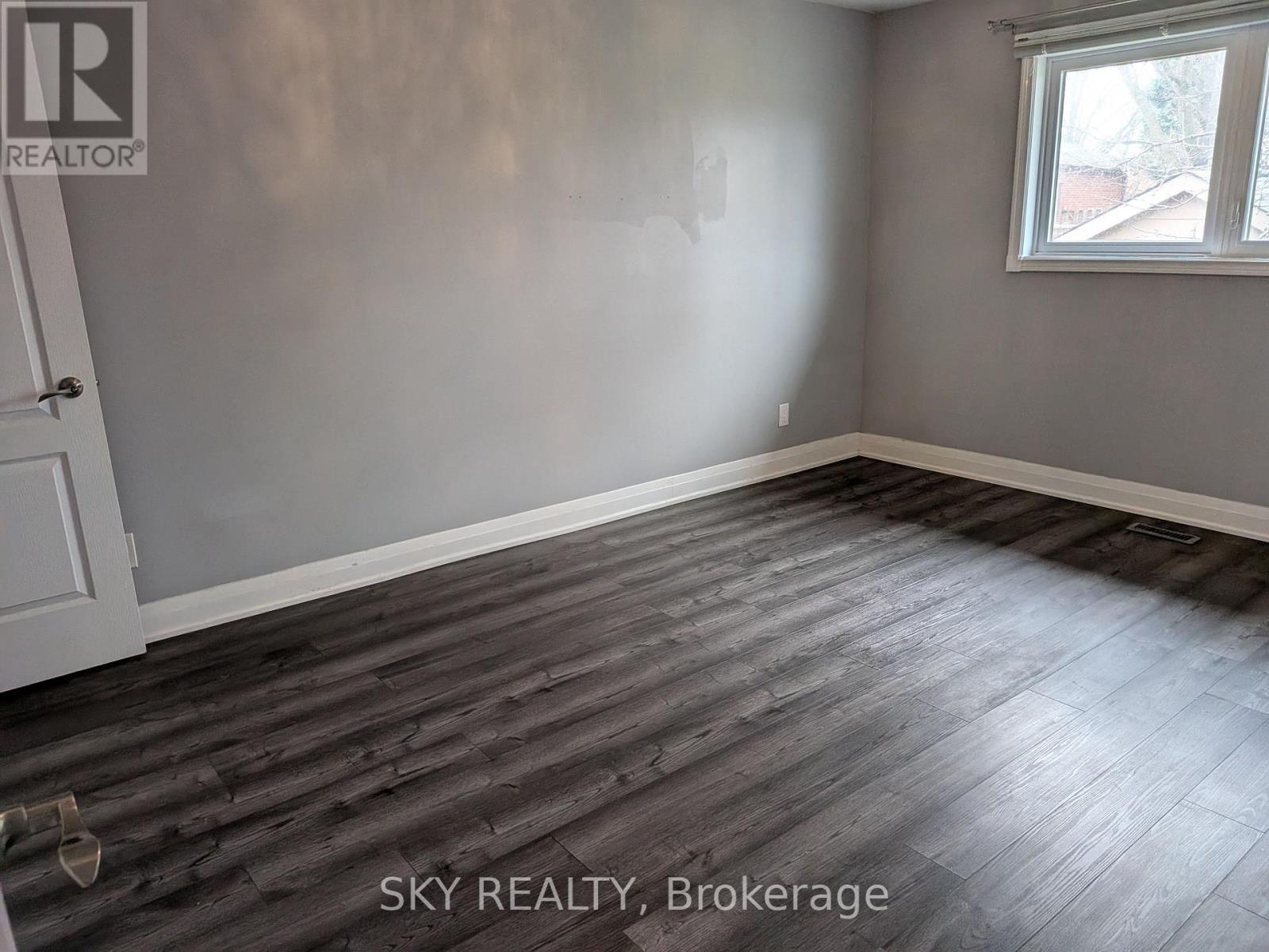 Upper - 3 Panorama Crescent, Brampton, Ontario  L6S 3T7 - Photo 9 - W13034320