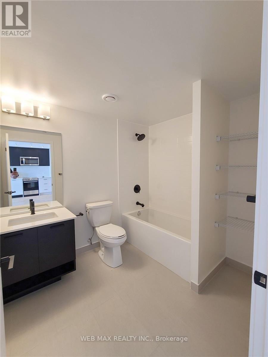 601 - 2300 St.clair Avenue W, Toronto, Ontario  M6N 0B3 - Photo 8 - W13034354