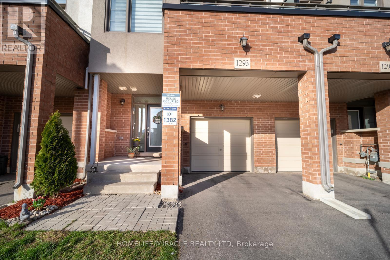 1293 Clarriage Court, Milton, Ontario  L9E 1J4 - Photo 2 - W13034398