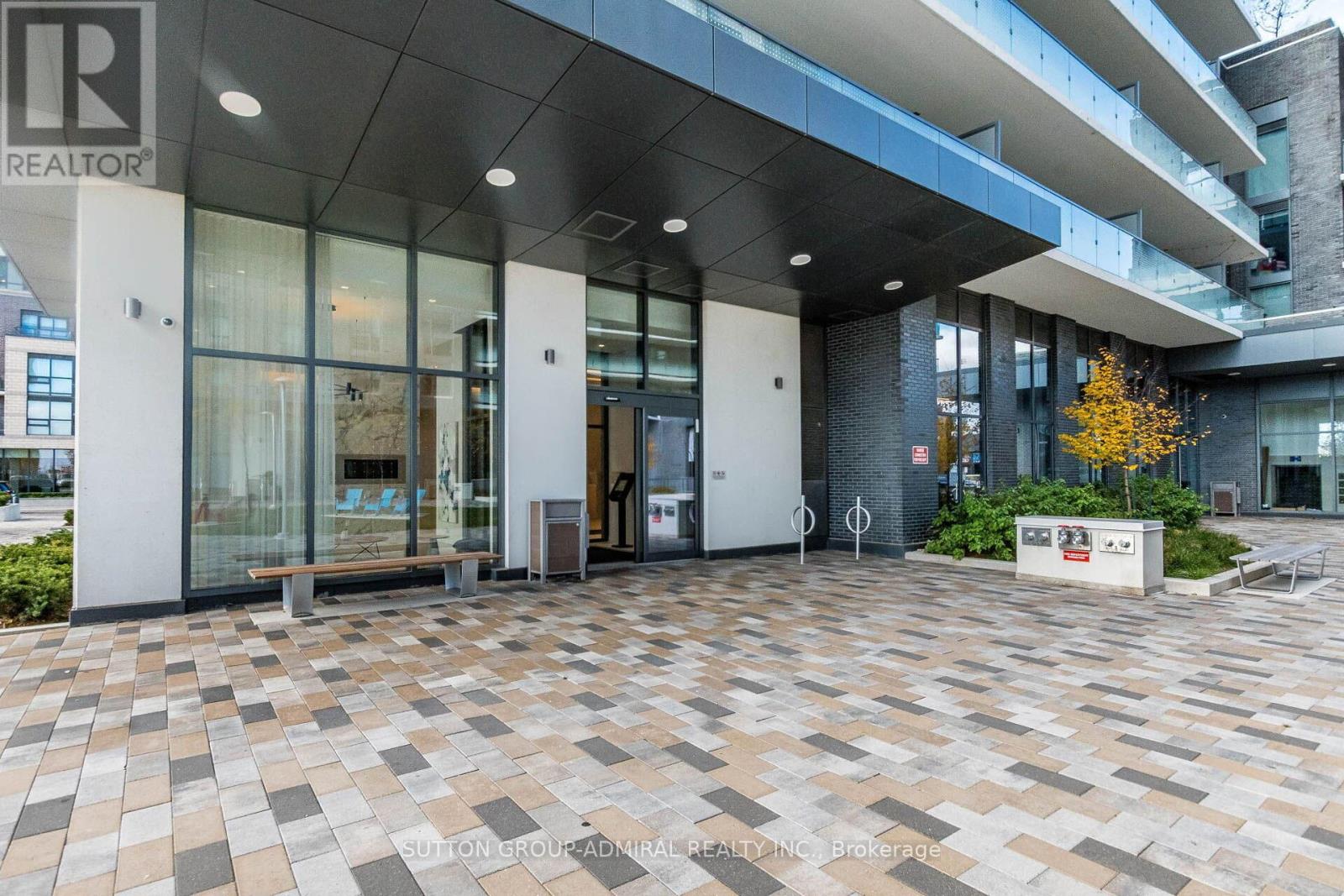 1311 - 30 Samuel Wood Way, Toronto, Ontario  M9B 0C9 - Photo 2 - W13034424