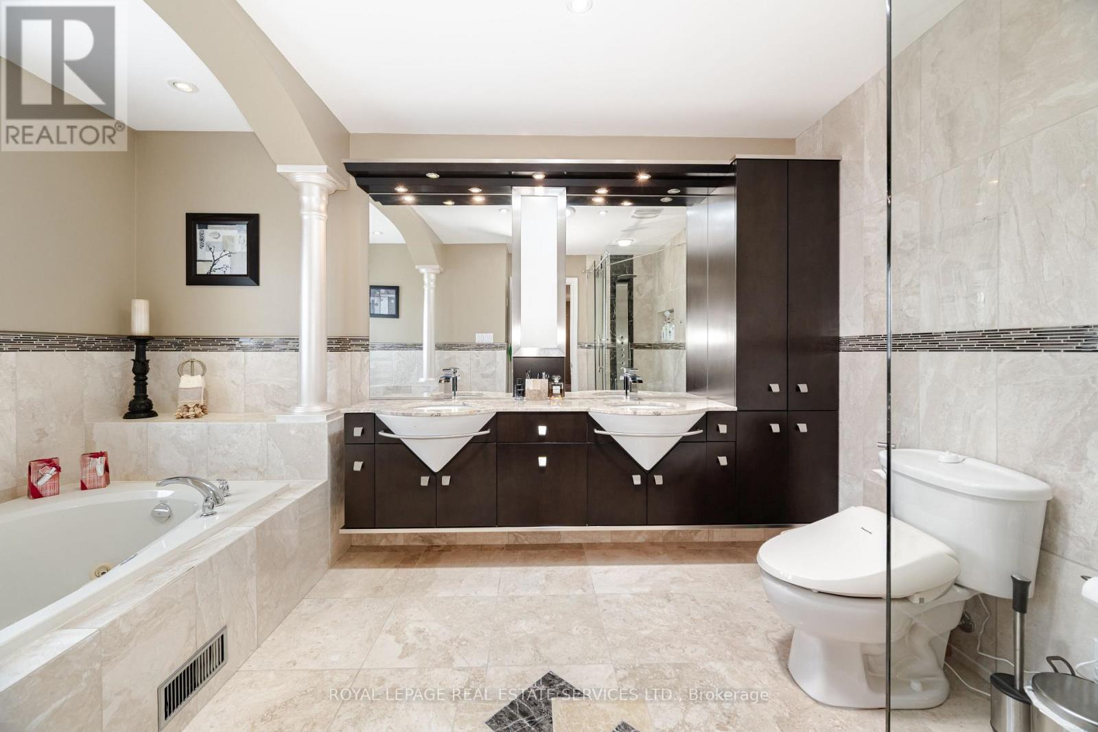 3809 Candlelight Drive, Mississauga, Ontario  L5M 8A8 - Photo 29 - W13034510