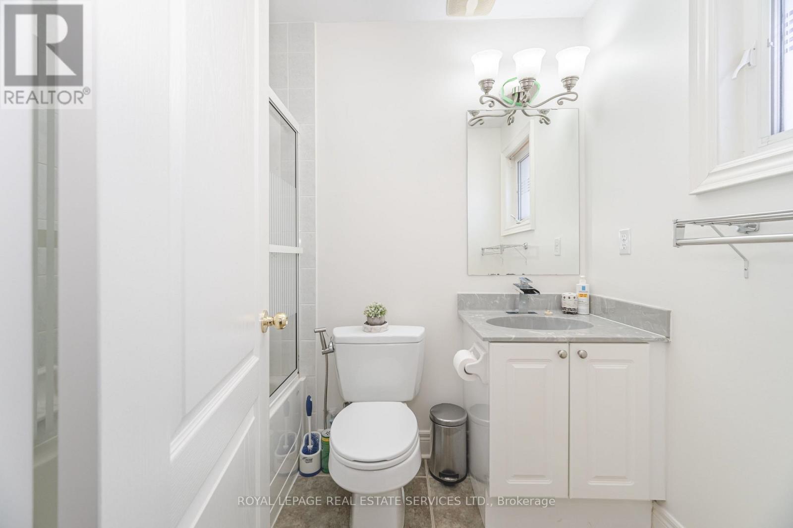 3809 Candlelight Drive, Mississauga, Ontario  L5M 8A8 - Photo 35 - W13034510