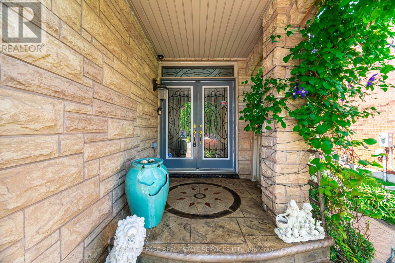 3809 Candlelight Drive, Mississauga, Ontario  L5M 8A8 - Photo 5 - W13034510