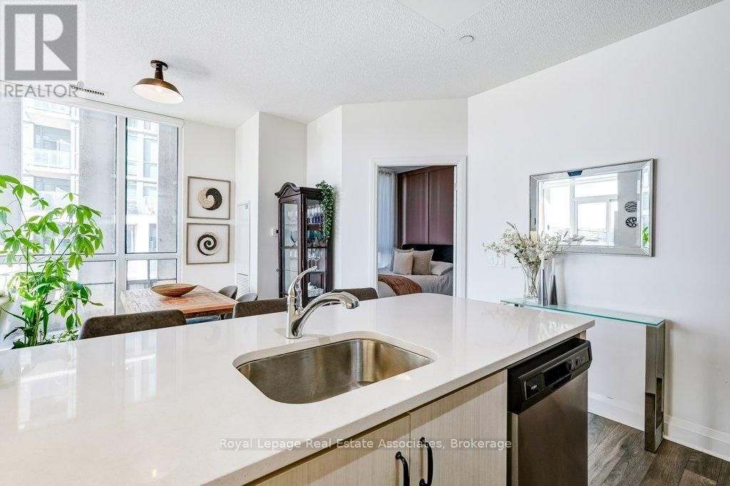 209 - 15 Zorra Street, Toronto, Ontario  M8Z 4Z6 - Photo 7 - W13034538