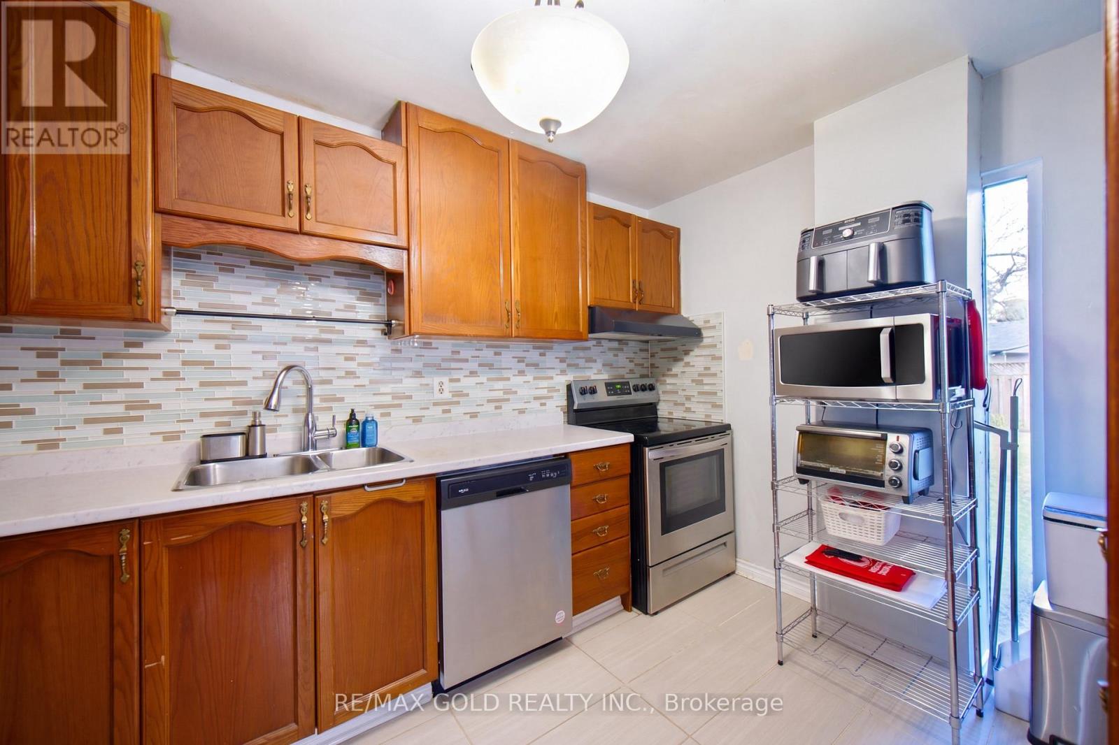 2 - 30 Sentinel Road, Toronto, Ontario  M3M 2Y8 - Photo 21 - W13034560