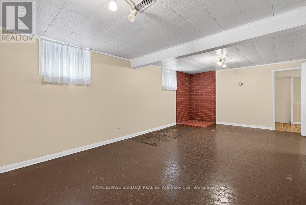 1502 Barker Avenue, Burlington, Ontario  L7P 2R4 - Photo 28 - W13034634