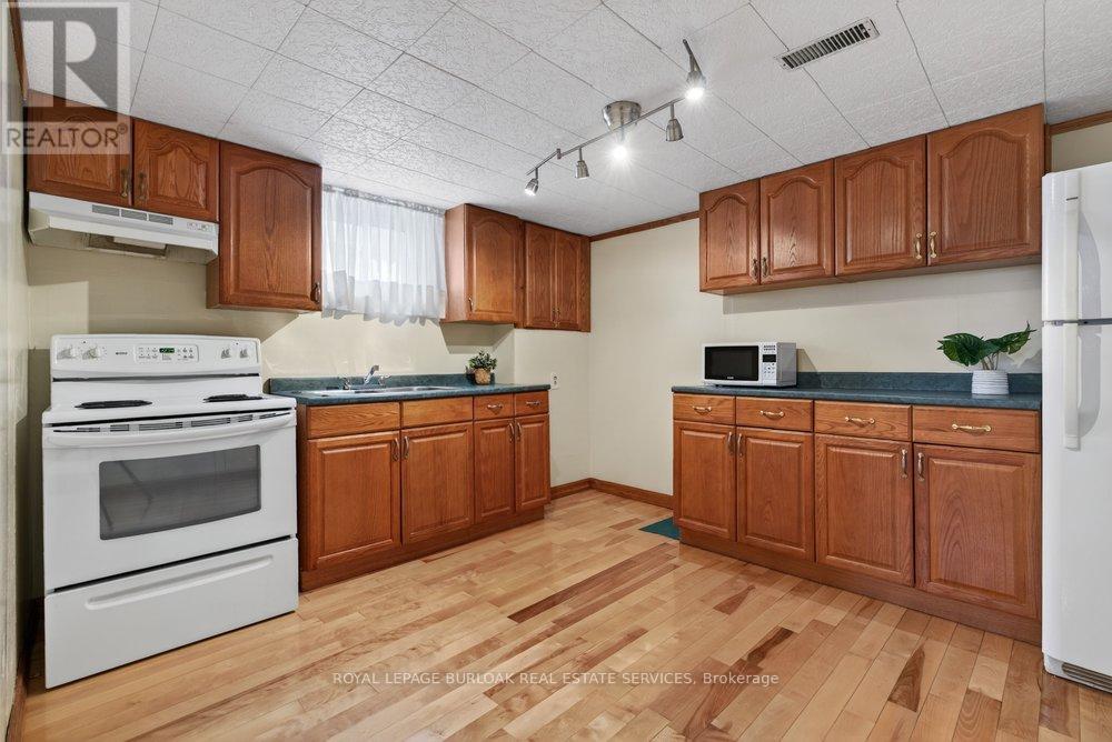 1502 Barker Avenue, Burlington, Ontario  L7P 2R4 - Photo 29 - W13034634