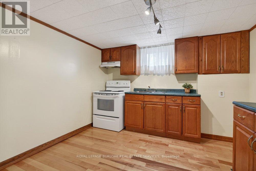 1502 Barker Avenue, Burlington, Ontario  L7P 2R4 - Photo 30 - W13034634