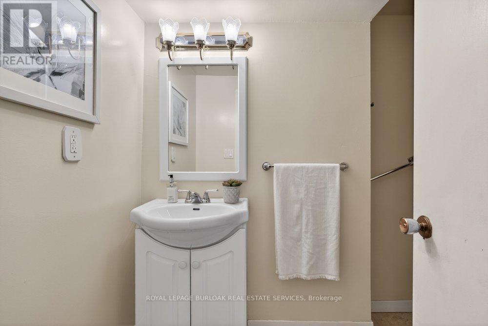 1502 Barker Avenue, Burlington, Ontario  L7P 2R4 - Photo 35 - W13034634