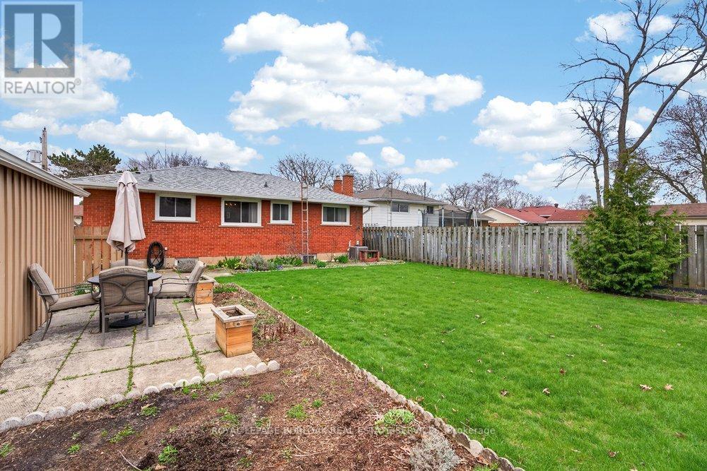 1502 Barker Avenue, Burlington, Ontario  L7P 2R4 - Photo 38 - W13034634