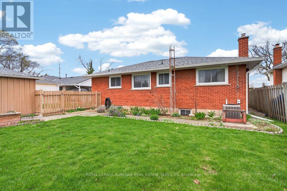 1502 Barker Avenue, Burlington, Ontario  L7P 2R4 - Photo 39 - W13034634