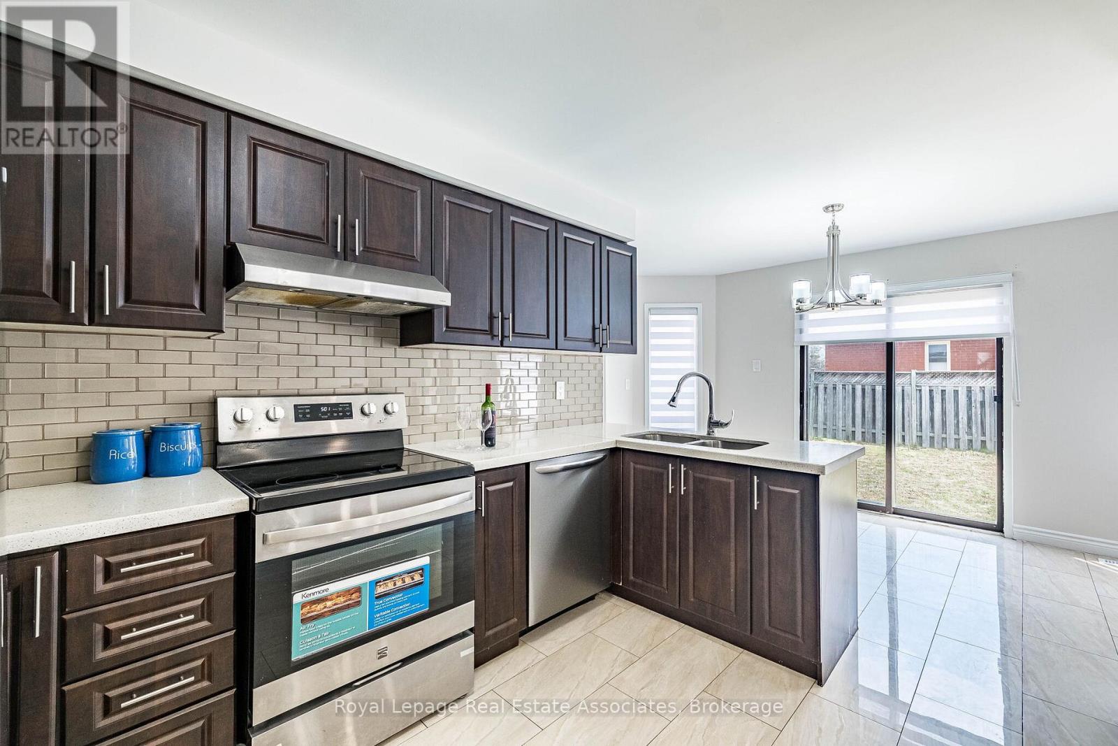 71 Drinkwater Drive, Brampton, Ontario  L6Y 4T8 - Photo 10 - W13034636