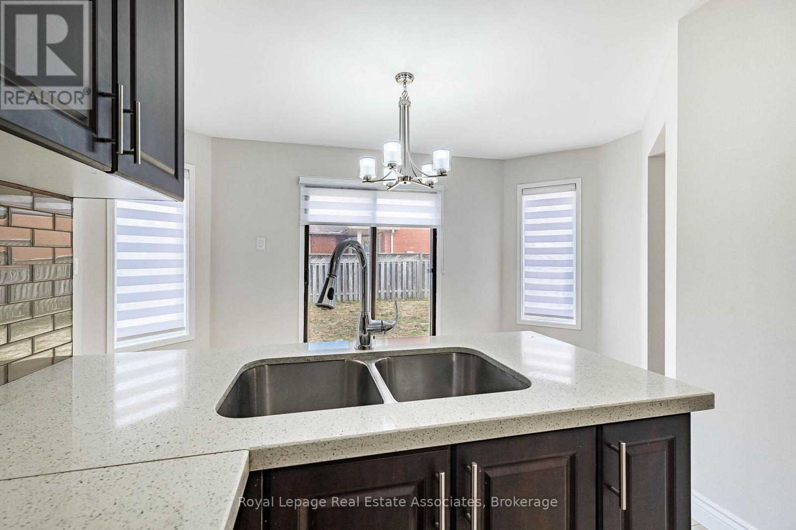 71 Drinkwater Drive, Brampton, Ontario  L6Y 4T8 - Photo 12 - W13034636