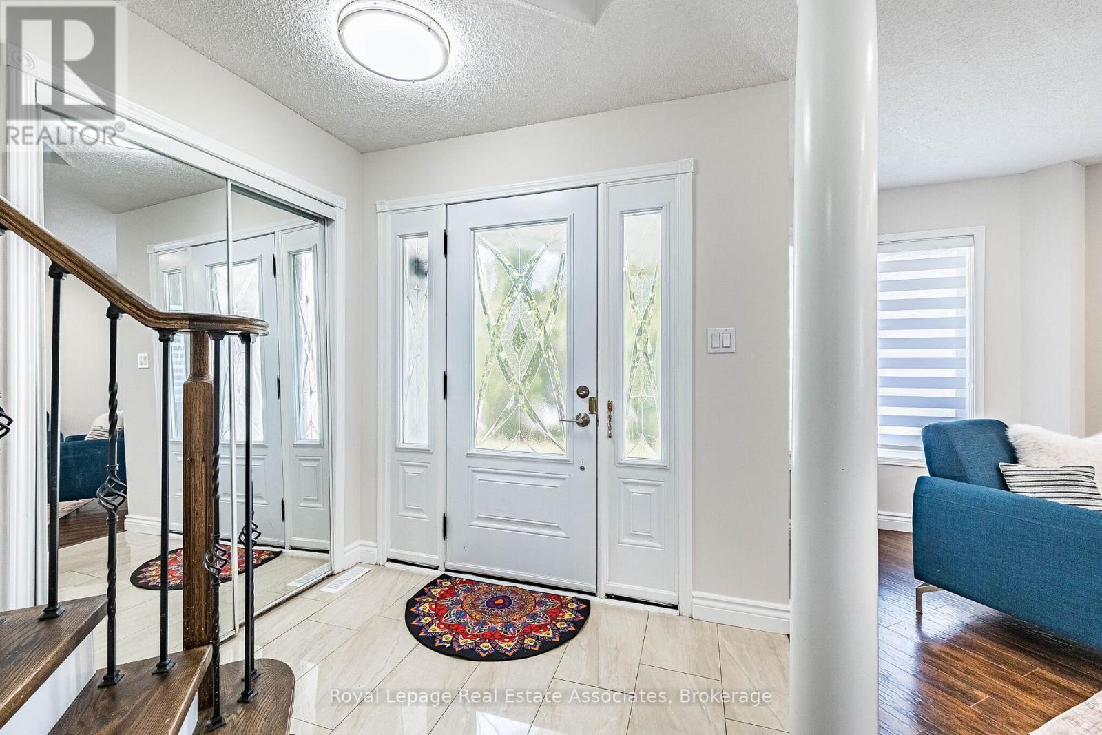 71 Drinkwater Drive, Brampton, Ontario  L6Y 4T8 - Photo 5 - W13034636