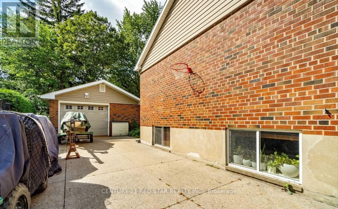 550 Fourth Line, Oakville, Ontario  L6L 5A7 - Photo 38 - W13034642