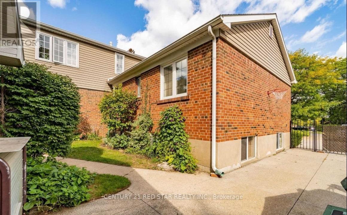 550 Fourth Line, Oakville, Ontario  L6L 5A7 - Photo 39 - W13034642