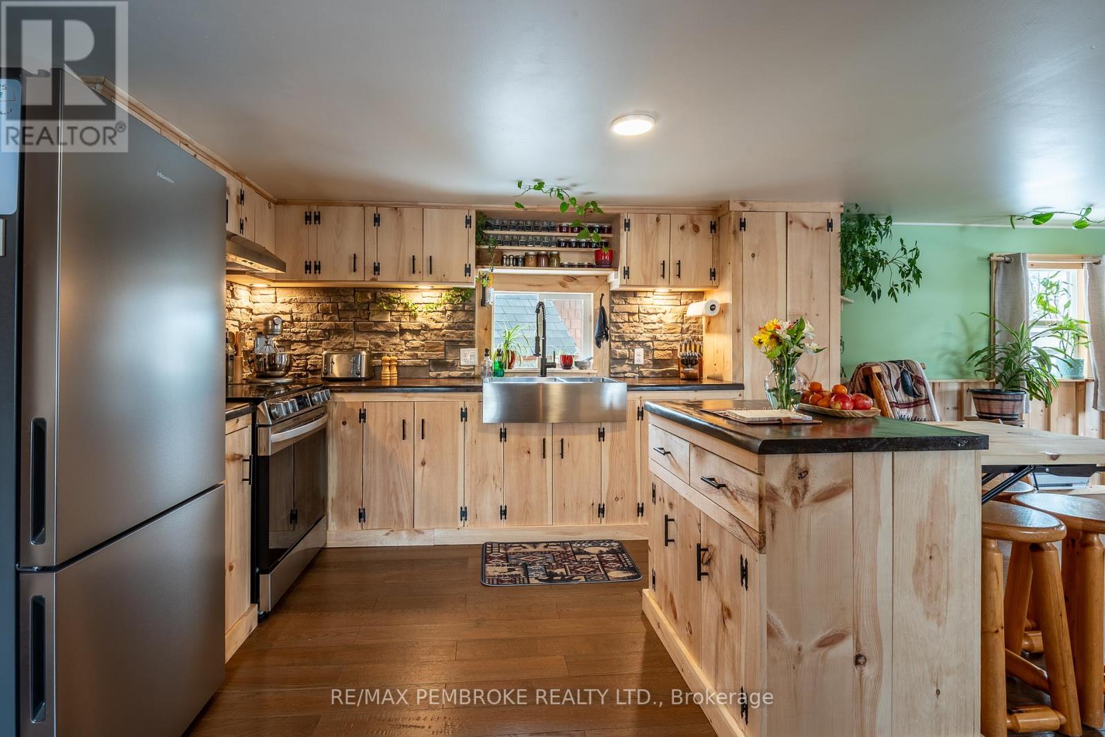 23 Pinehurst Estates, Petawawa, Ontario  K8H 2H2 - Photo 19 - X12926276