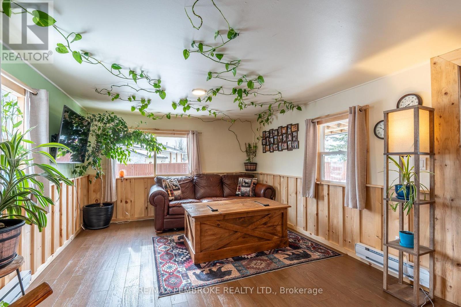 23 Pinehurst Estates, Petawawa, Ontario  K8H 2H2 - Photo 15 - X12926276