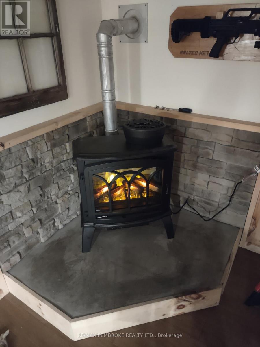 23 Pinehurst Estates, Petawawa, Ontario  K8H 2H2 - Photo 23 - X12926276