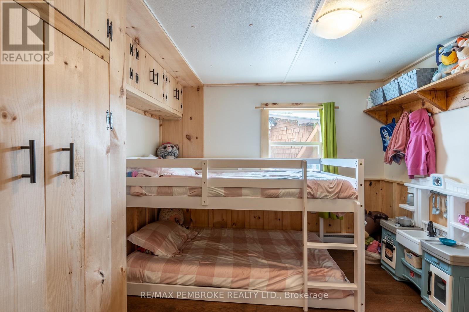 23 Pinehurst Estates, Petawawa, Ontario  K8H 2H2 - Photo 31 - X12926276