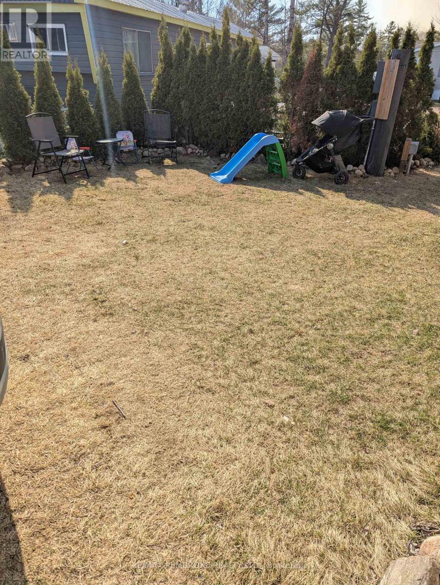 23 Pinehurst Estates, Petawawa, Ontario  K8H 2H2 - Photo 4 - X12926276