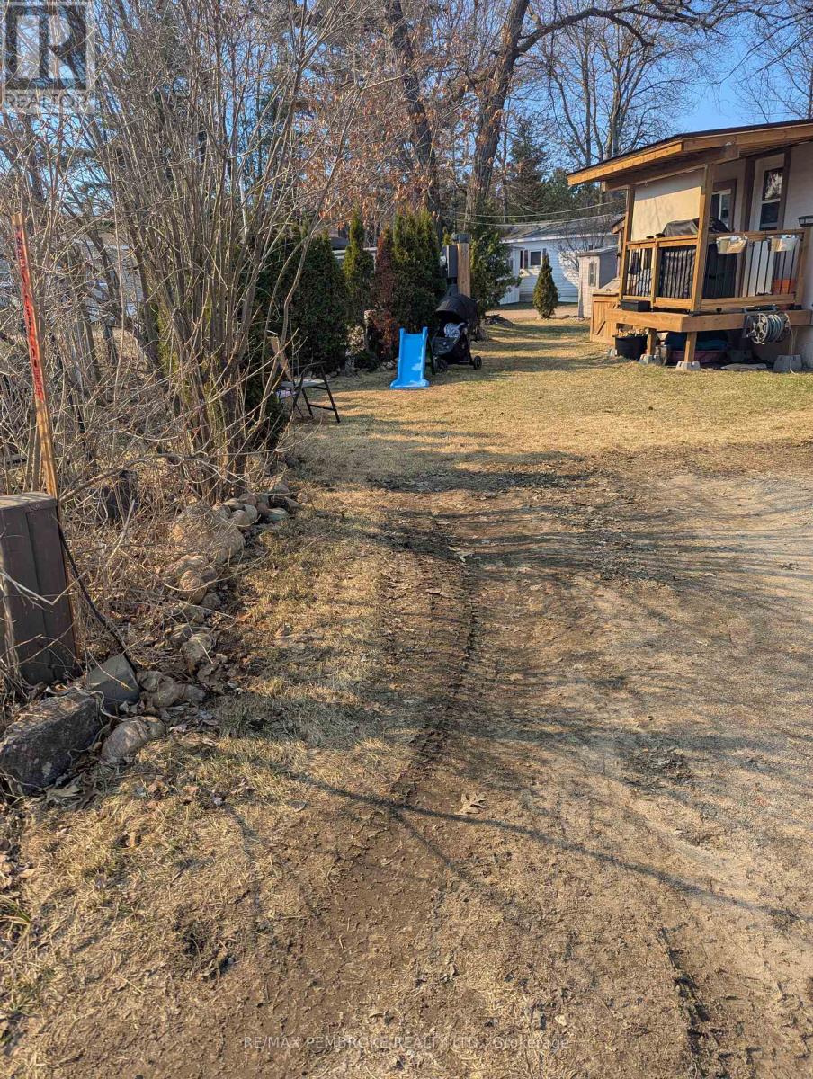 23 Pinehurst Estates, Petawawa, Ontario  K8H 2H2 - Photo 5 - X12926276