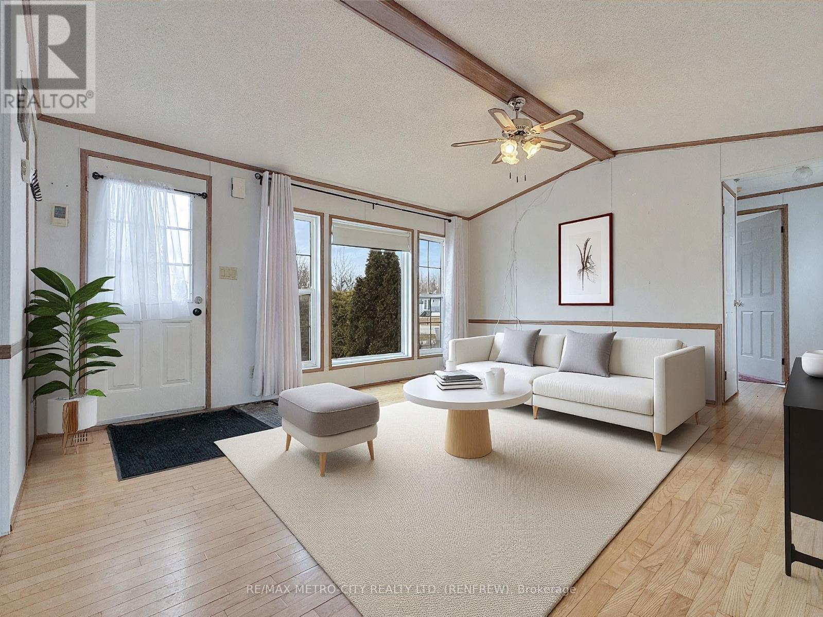 34 Sunset Lane, Horton, Ontario  K7V 0A5 - Photo 4 - X13032702