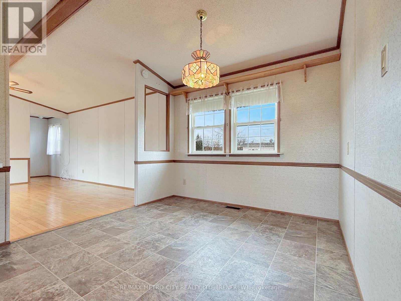 34 Sunset Lane, Horton, Ontario  K7V 0A5 - Photo 9 - X13032702