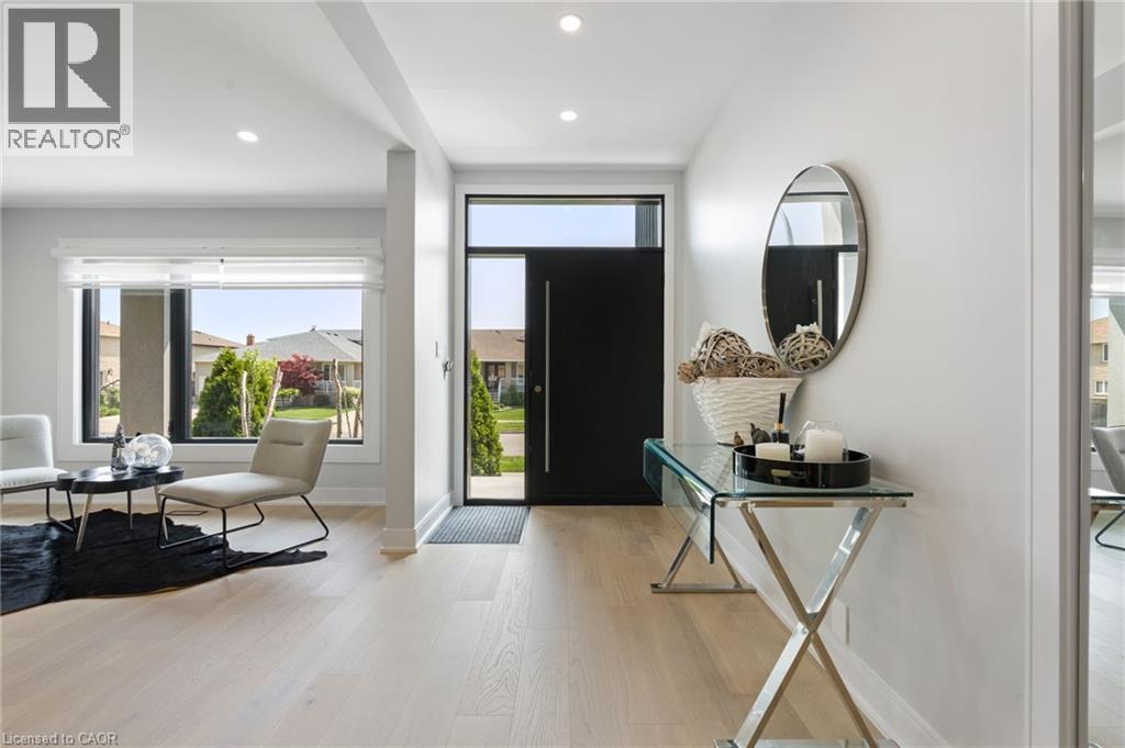 17 Clearview Drive, Hamilton, Ontario  L8G 4Y4 - Photo 6 - 40823444